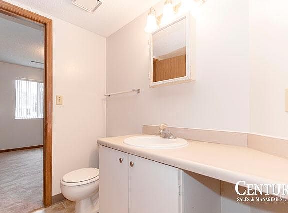 4th image of 4615 Prescott Ave #2X2B