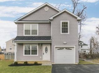 374 Gulden St, Keyport, NJ 07735