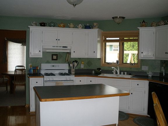 Kitchen - view from family room