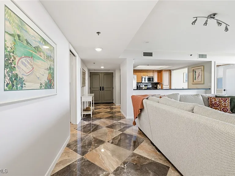 6585 Nicholas Blvd #703 — Photo 10