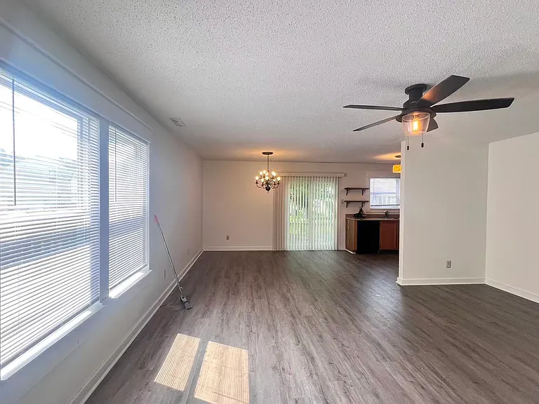 10965 Sweetsen Rd — Photo 2