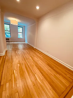 Rented by Metropolis Real Estate of Manhattan | media 15