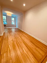 Rented by Metropolis Real Estate of Manhattan