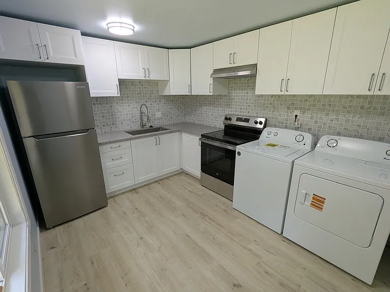 Kitchen - All new appliances!