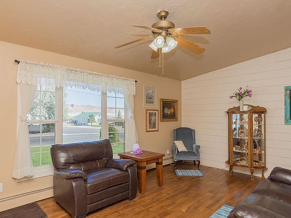 4th image of 1110 Bridger Dr