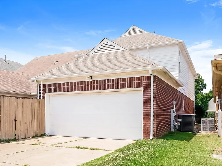 8565 Griffin Park Dr — Photo 17