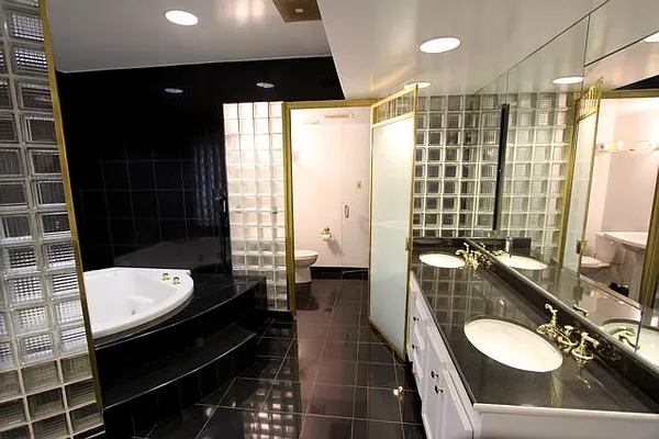 Sold by Real Estate Investors Group LLC | media 6