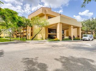 8592 W Sunrise Blvd APT 211, Fort Lauderdale, FL 33322