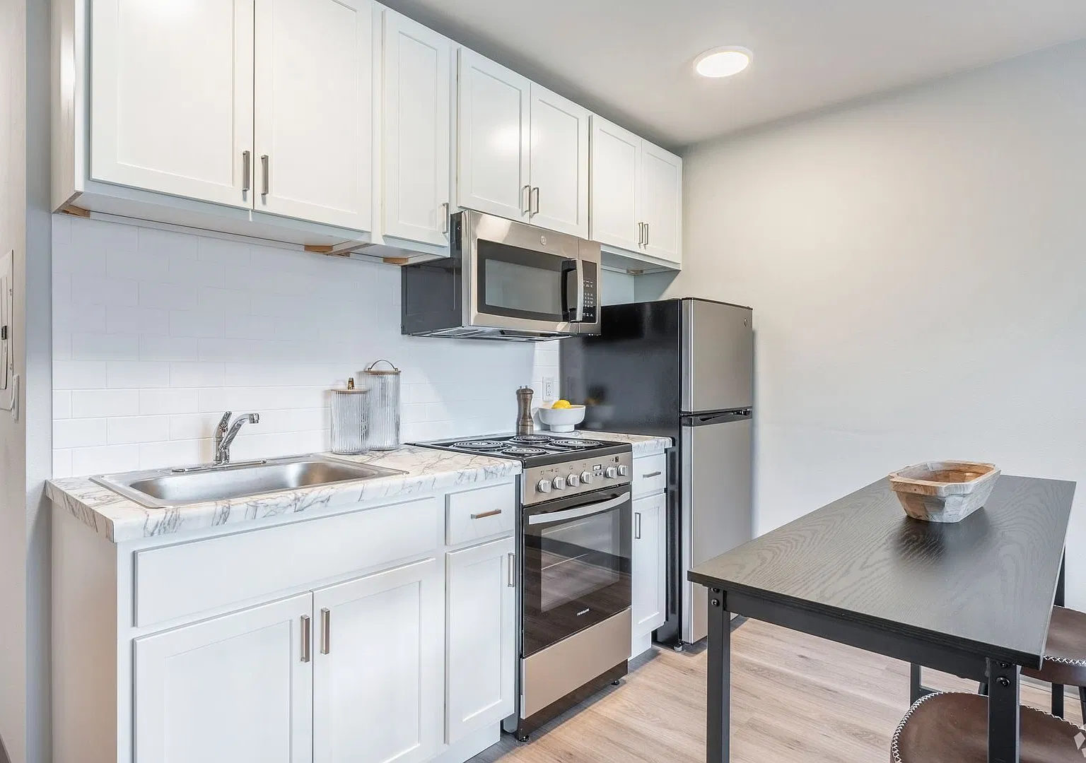Sandburg Studios | Enjoy a Reduced $500 Security Deposit! — Photo 4