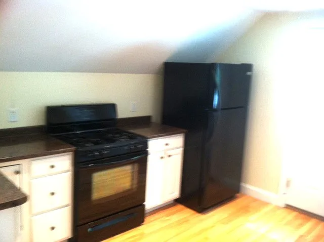17 1/2 Hough St — Photo 5