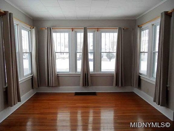 3rd image of 27 Brookline Dr