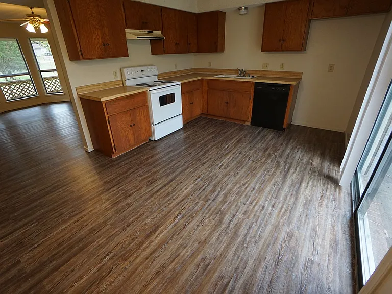 115 Vista Hills Blvd — Photo 1