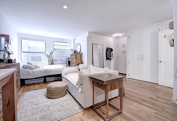 Rented by Urbane Brokerage | media 10