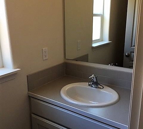 5th image of 21177 SE Azalia Ave