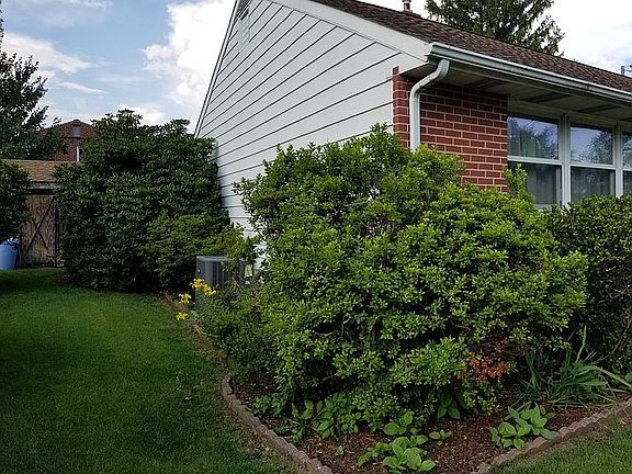 5th image of 301 Clayton Ave