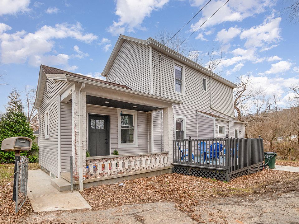 1st image of 122 1/2 W 31st St