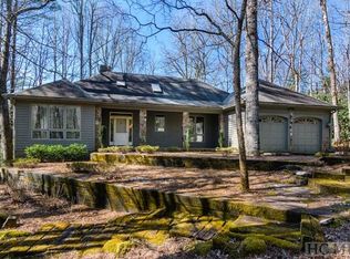 21 Laurel Wood Ct, Sapphire, NC 28774