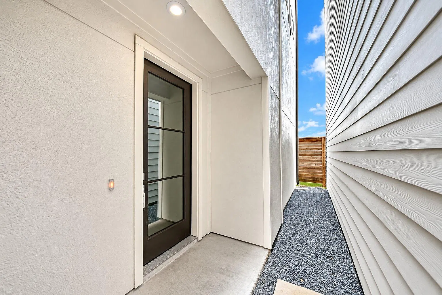 3 bed, 3.5 bath, 2480 sqft, $3,000 — Photo 3