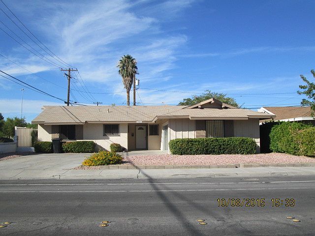 1st image of 2104 W Mesquite Ave
