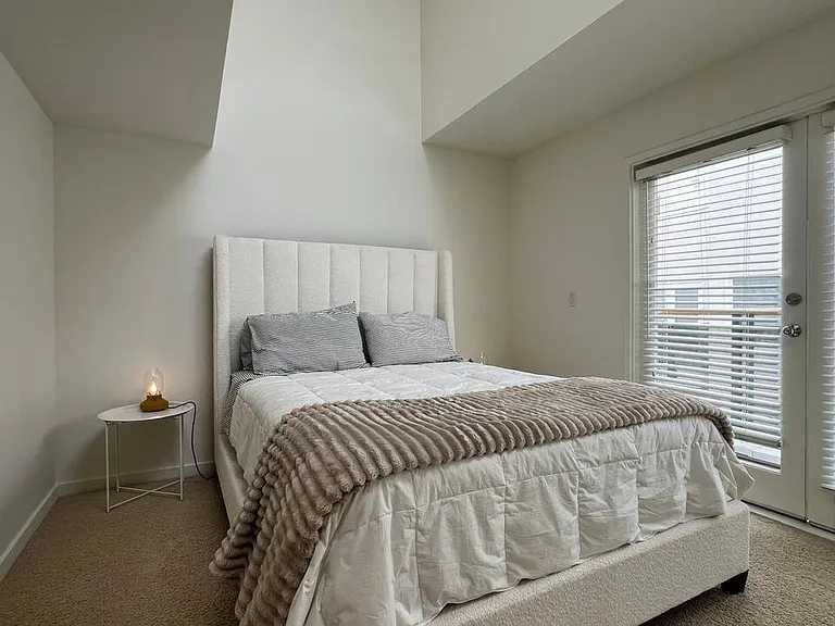 807 21st St #3 — Photo 26