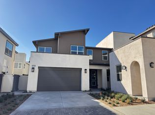 15766 Caterpillar Dr N, Fontana, CA 92336