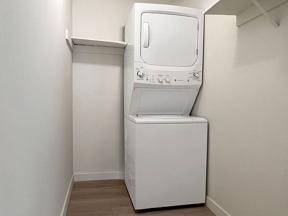 5th image of 1883 Pine Ave APT 5