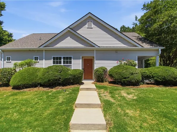 220 Hiawassee Dr, Woodstock, GA 30188