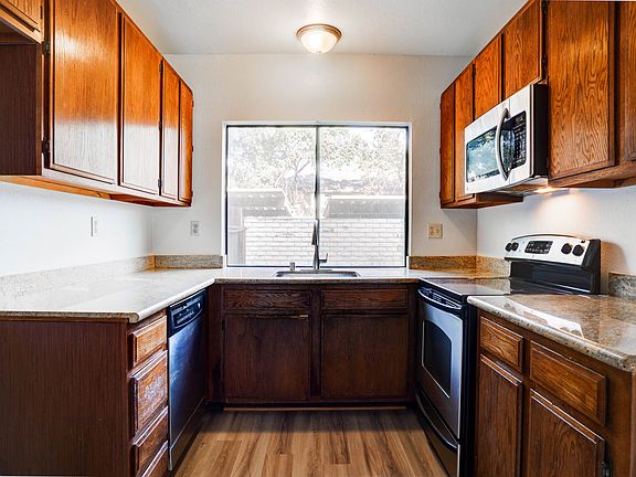 4th image of 299 Shasta Dr Unit 8