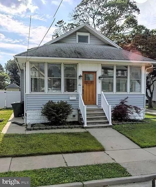 1st image of 221 Sylvan Ave
