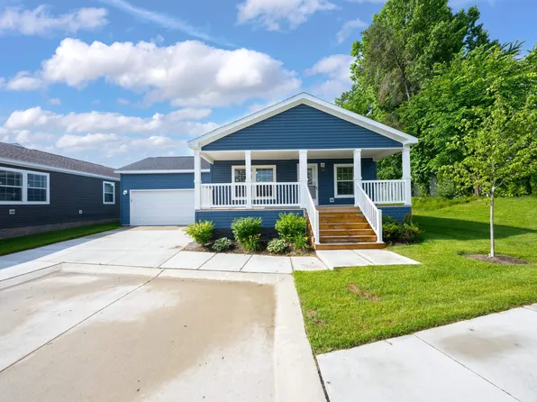 2756 Naples Ct, Lapeer, MI 48446
