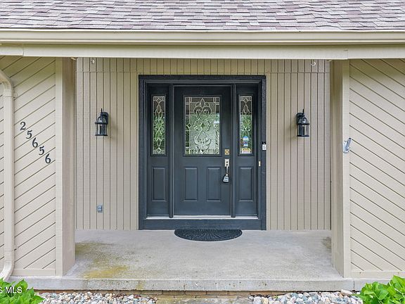 5th image of 25656 Normandy Rd W