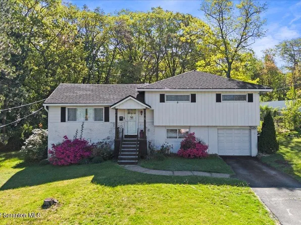 4 Pen Y Bryn Dr, Scranton, PA 18505