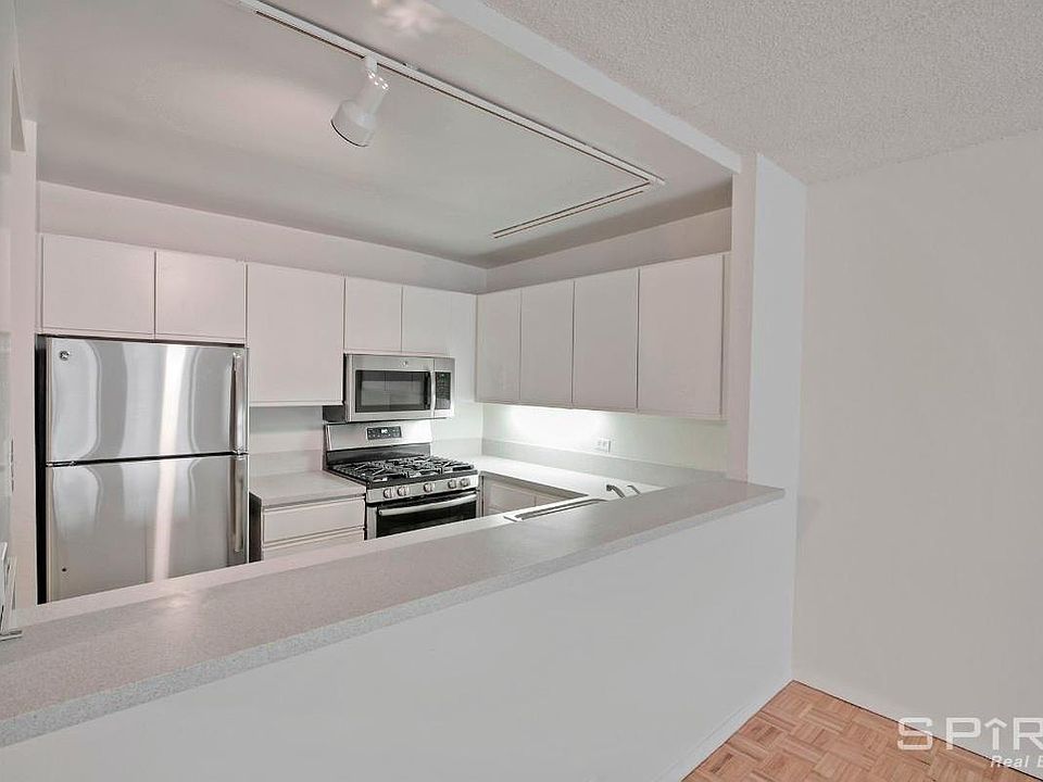1st image of 600 Columbus Ave APT 4N