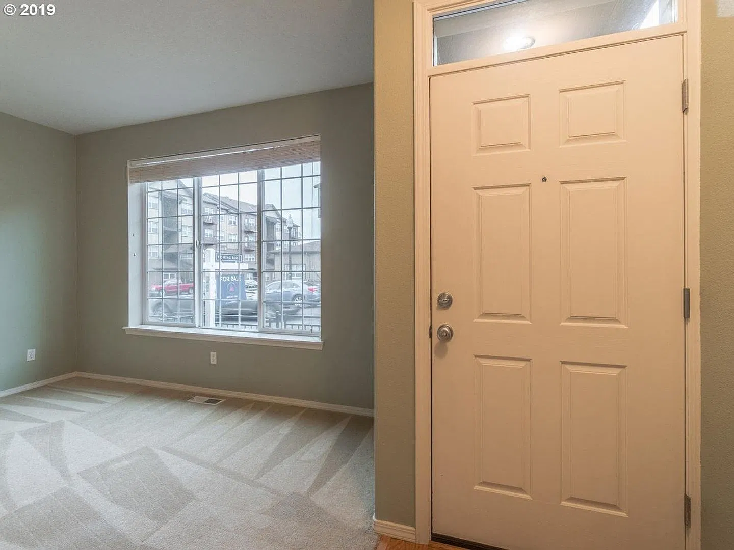Beautiful Elmonica 3BR/2.5BA Townhouse w/ Front Fenced Patio + 2-Car Garage + Clubhouse/Fitness C... — Photo 4