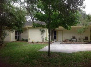 114 Spring Ln, Rockport, TX 78382