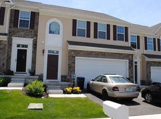 64 Washington Square Cir, Washington, NJ 07882