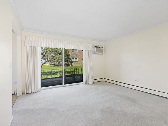4th image of 9940 153rd St #1B