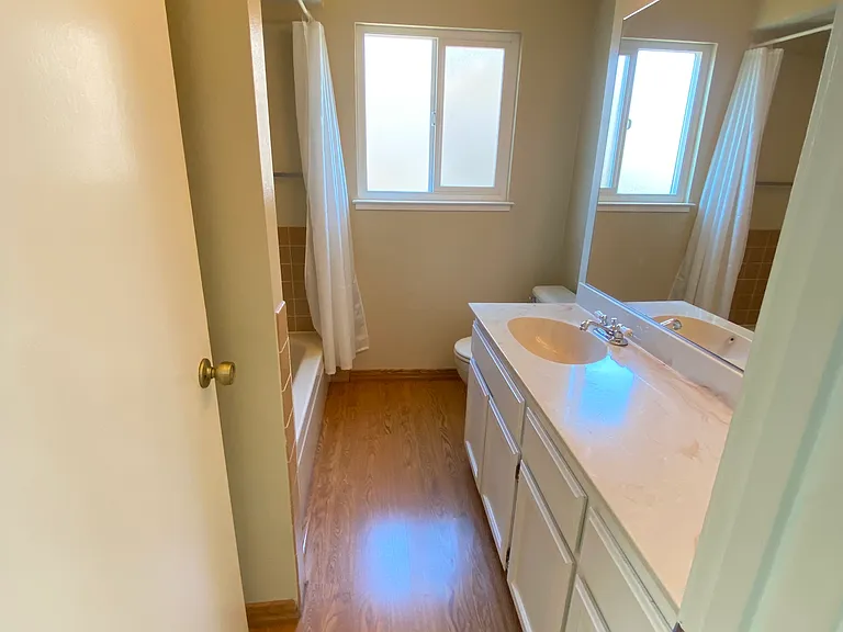 662 Catalina Dr — Photo 42