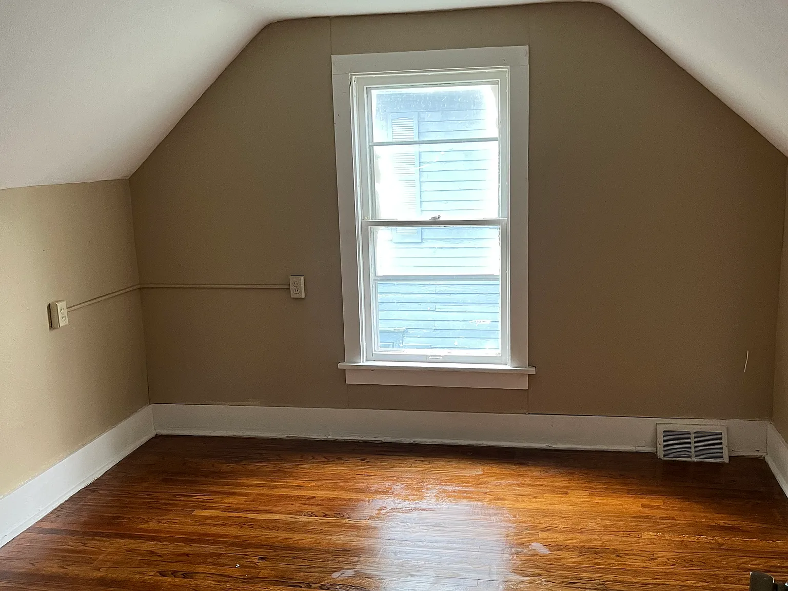 2 bed, 1002 sqft, $850 — Photo 4