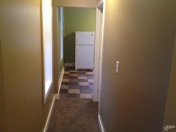 3rd image of 121 E Quincy St
