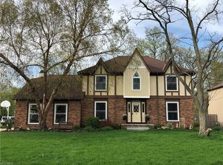 20318 Beechwood Ln, Strongsville, OH