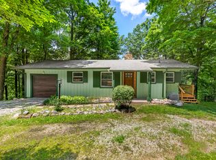 1058 Freeman Ridge Rd, Nashville, IN 47448