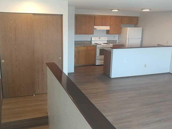 3rd image of 730 96th Ave NE #A