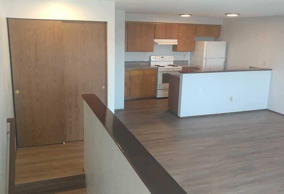 2nd image of 902 96th Ave NE #A