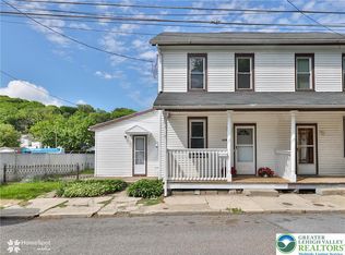 210 Cherry St, Slatington, PA 18080