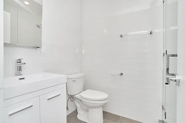 Rented by REAL New York | media 23