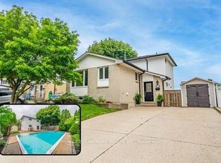 12 Quinlan Ct, Hamilton, ON L8W 1K1