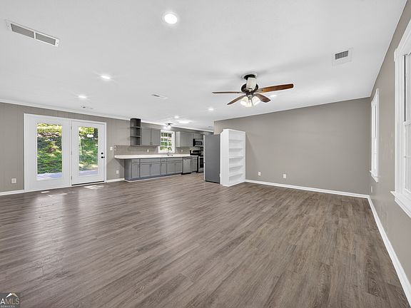 4th image of 3670 Windy Hill Dr