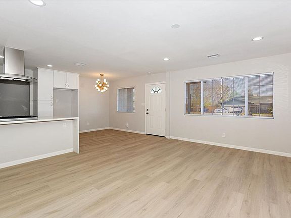 5th image of 1318 Malachite Ave #1-3