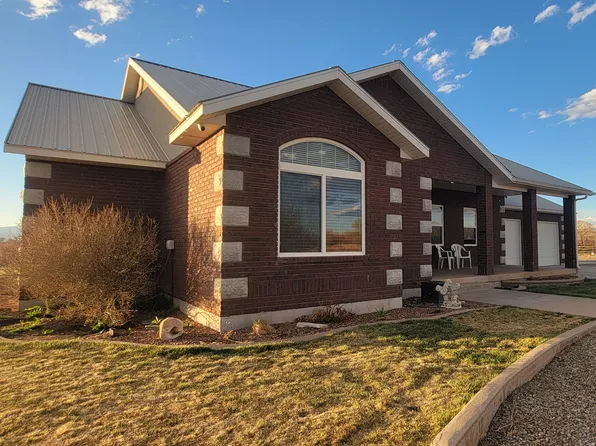 9755 E 4000 N, Lapoint, UT 84039